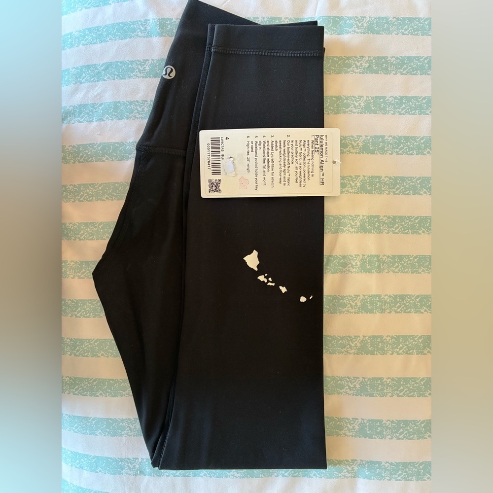 SOLD ELSEWHERE… NWT Lululemon Athletica Black Leggings HAWAII ISLANDS size 4
